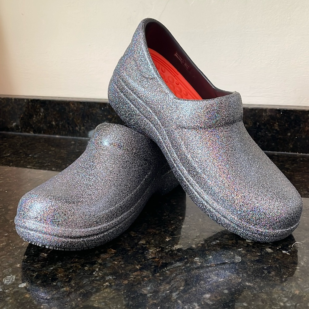 CROC slip-resistant clog